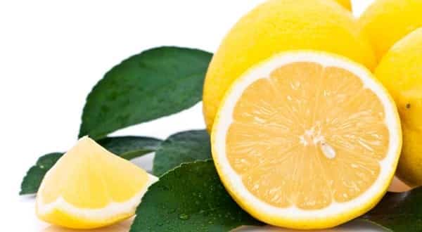 Come sfruttare al meglio le proprietà del limone